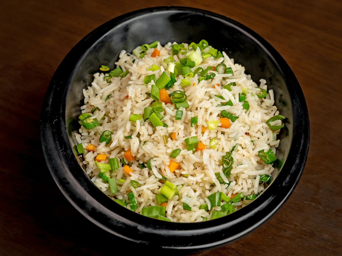Жареный рис с курицей