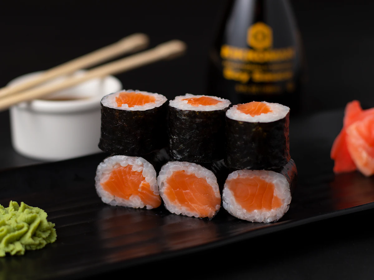 Ролл Salmon Veil